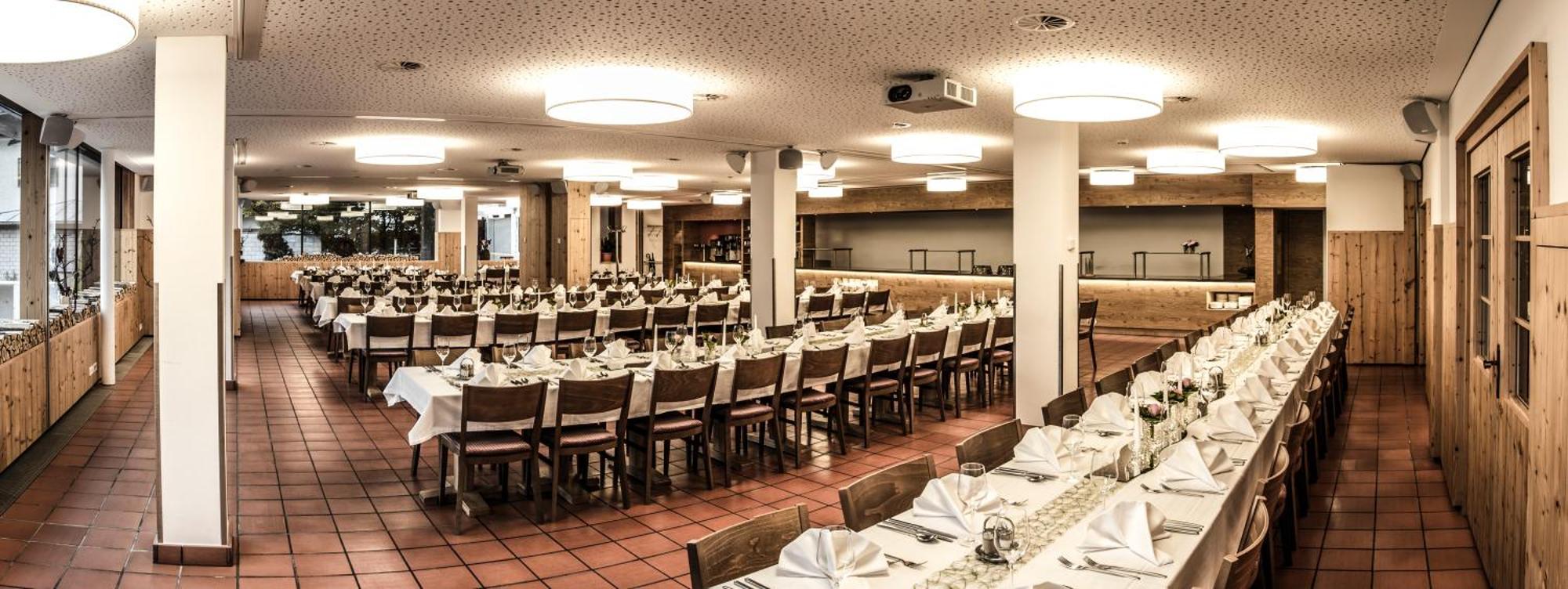 פלדקירש Hotel-Gasthof Loewen מראה חיצוני תמונה