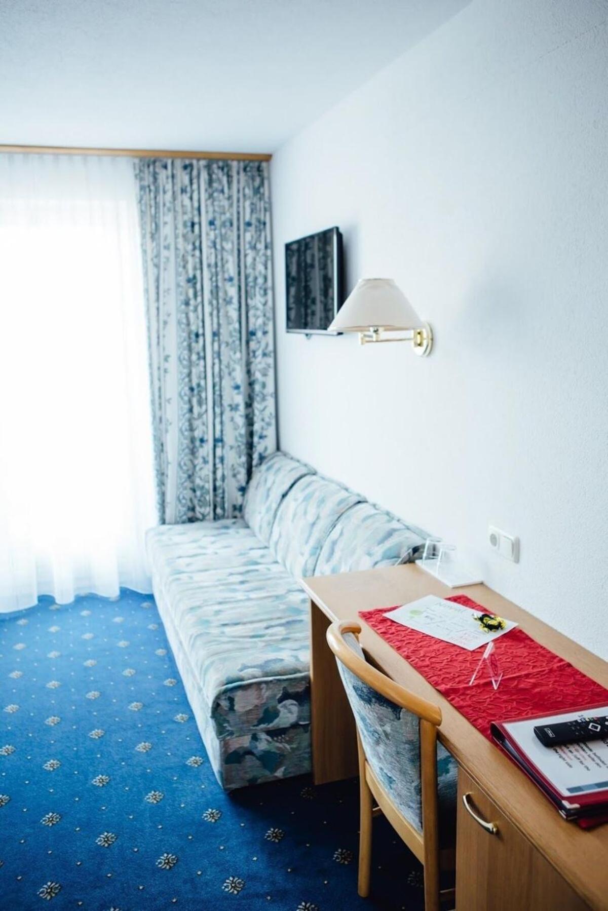 פלדקירש Hotel-Gasthof Loewen מראה חיצוני תמונה
