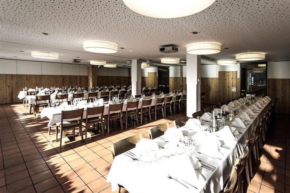 פלדקירש Hotel-Gasthof Loewen מראה חיצוני תמונה